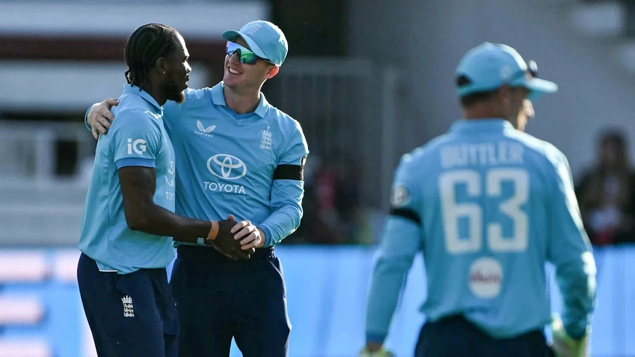 England name two 16-player groups for six home matches against Sri Lanka
