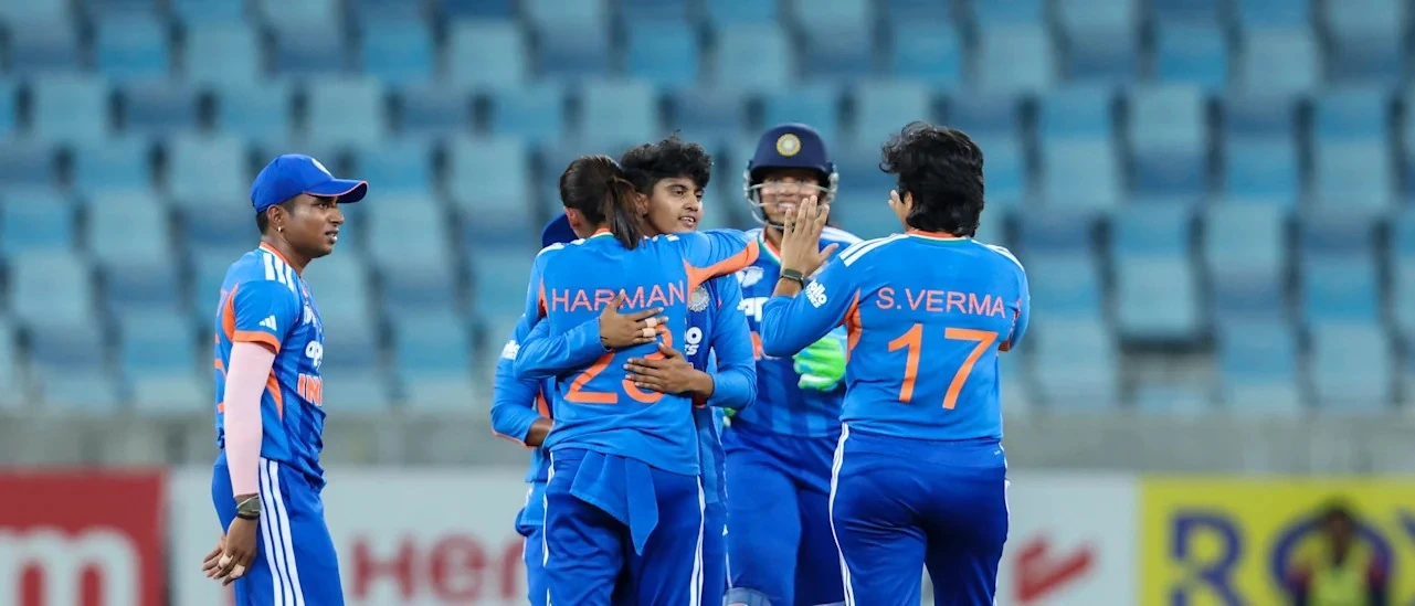 India’s women defeat Pakistan after Pakistan scores only 55 in the Asia Cup