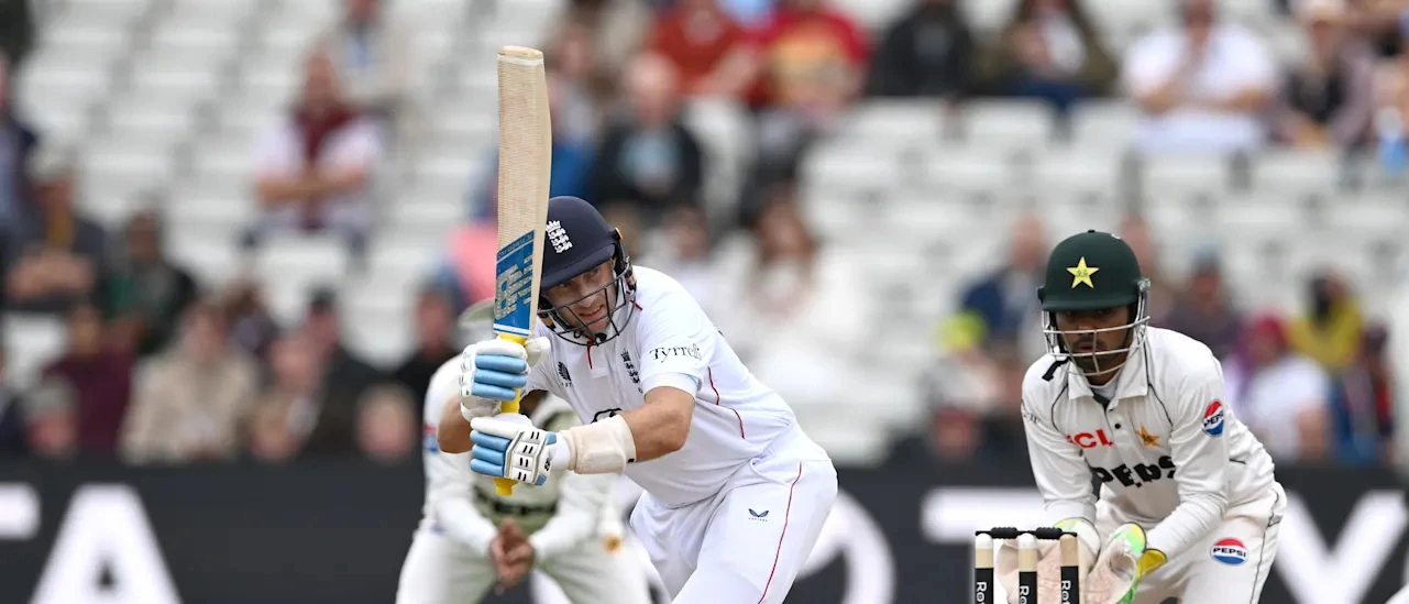Root and Cox lead England to a third consecutive Test cricket victory against Pakistan