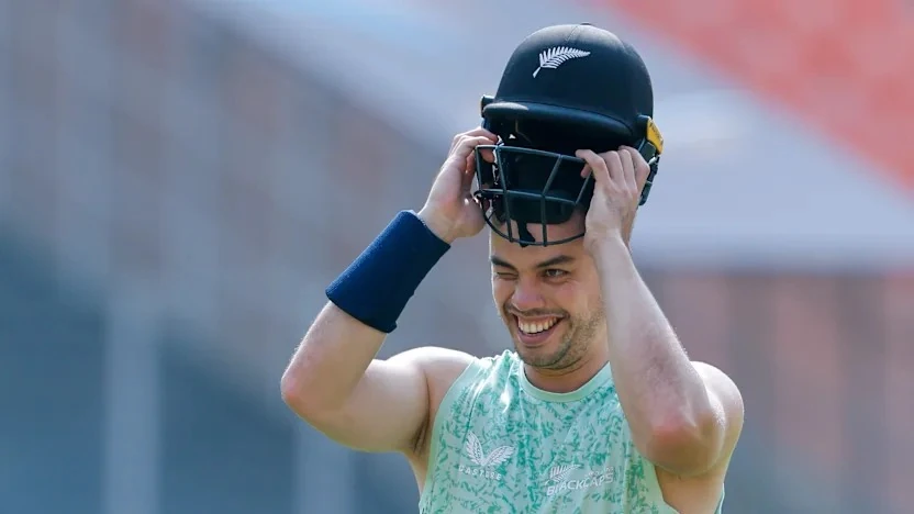 Mark Chapman chooses a flexible New Zealand agreement as Matt Fisher receives a full contract