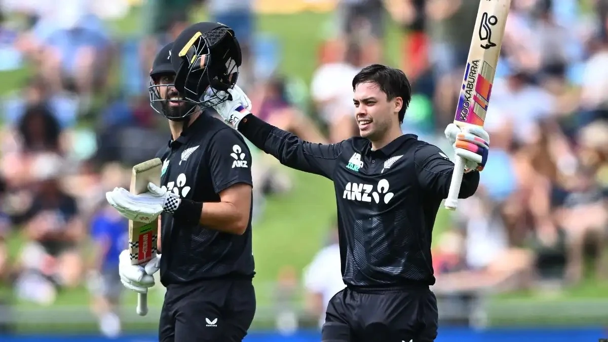 Supporting image for Mark Chapman chooses a flexible New Zealand agreement as Matt Fisher receives a full contract